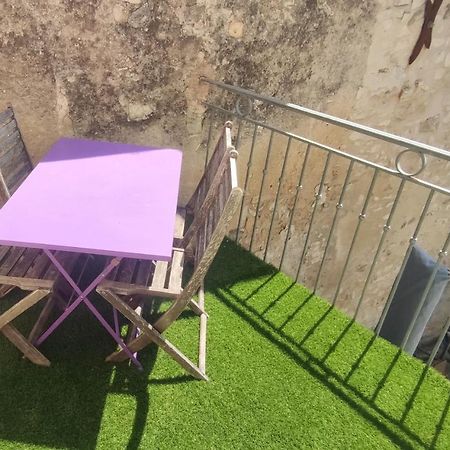 T3 Avec Sa Terrasse Au Coeur Du Village Medieval Sauzet  Buitenkant foto